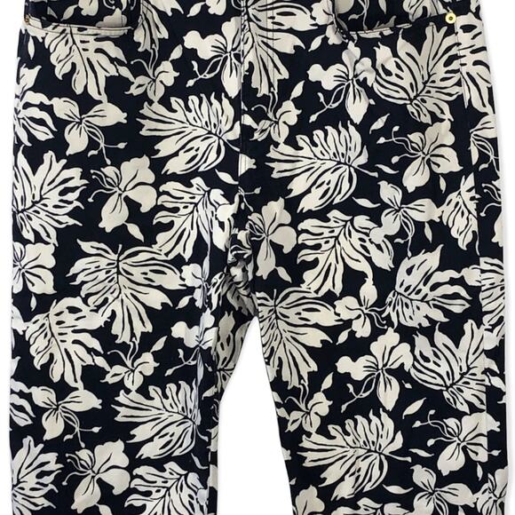 CHAPS Cropped Ankle Capril Black and White Floral Pant size 10 - Picture 4 of 10